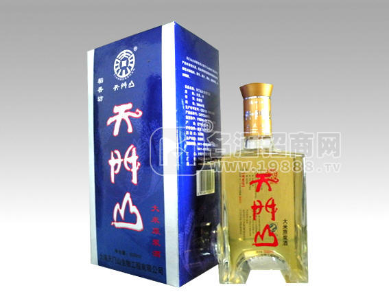 努力打造中國(guó)米香型白酒的第一品牌---天門山牌大米原漿酒