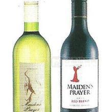 少女禱告白葡萄酒