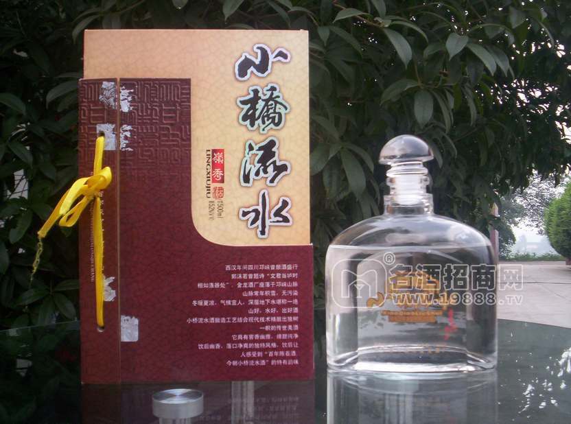 白酒 - 小橋流水
