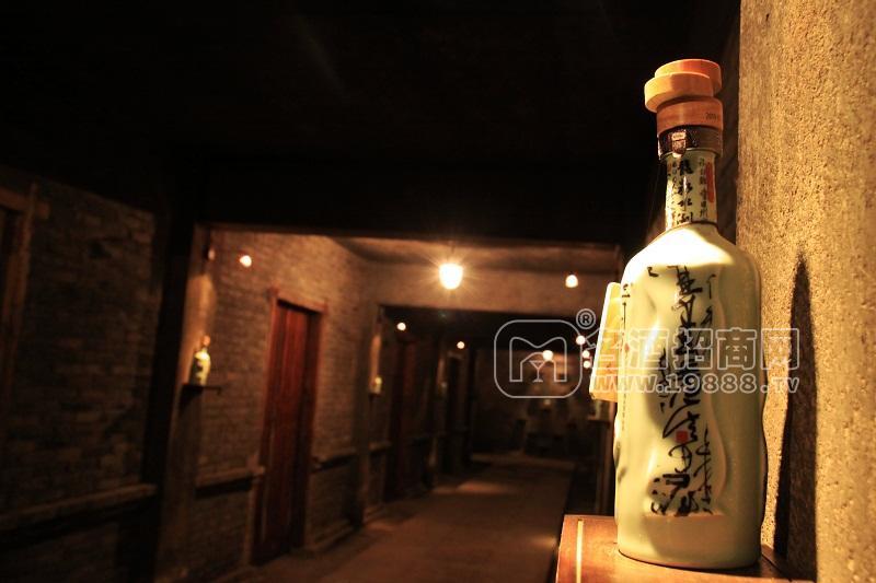 接待用酒，房地產(chǎn)彭總貨比三家仍選筷子兄弟私家藏酒